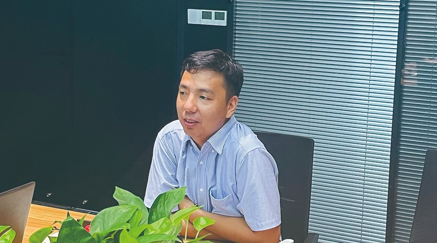 龙8国际储能召开2023年年中工作会