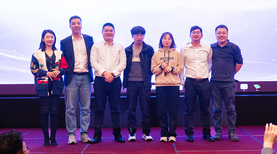 变革创新，突破前行 | 龙8国际储能2023年终总结大会及2024年迎新年会圆满落幕