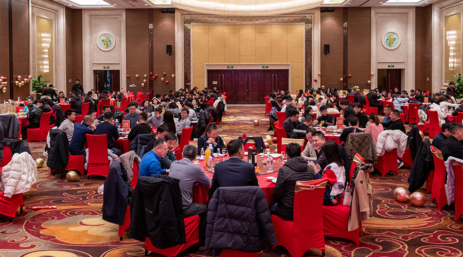 变革创新，突破前行 | 龙8国际储能2023年终总结大会及2024年迎新年会圆满落幕