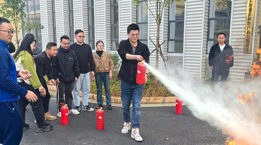 龙8国际储能开展消防安全培训活动