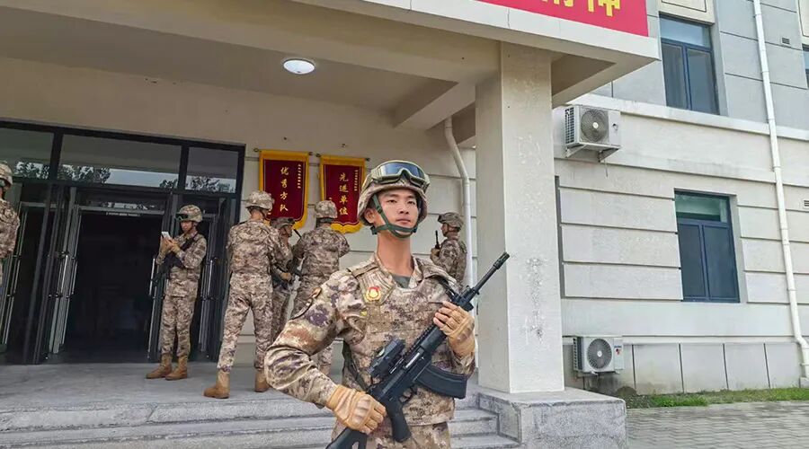 一身荣光、载誉归来！龙8国际储能热烈欢迎受阅预备役方队于凡同志归队